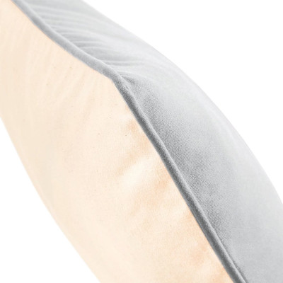 Cushion cover with piped edge